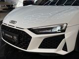 Audi R8 5.2FSI perf. Black&White Capristo Carbon B&O - Audi R8: 5.2