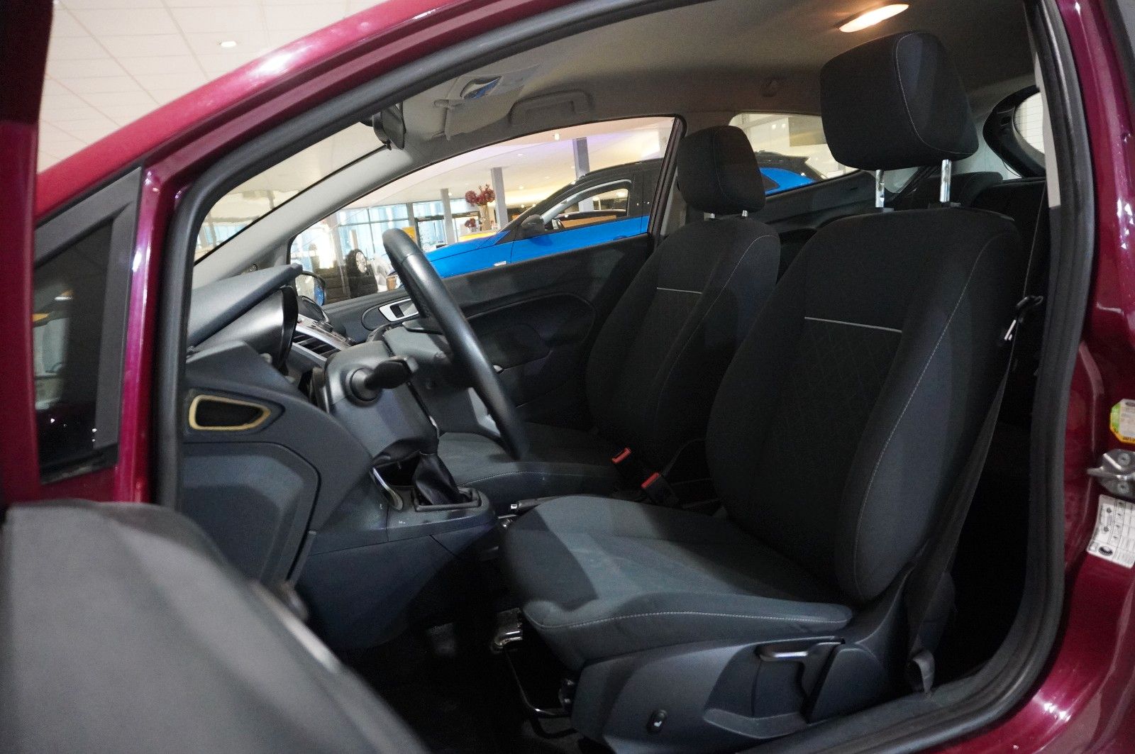 Fahrzeugabbildung Ford Fiesta 1.3 CHAMPIONS EDIT. 3-TÜR KLIMA/SHZ/USB