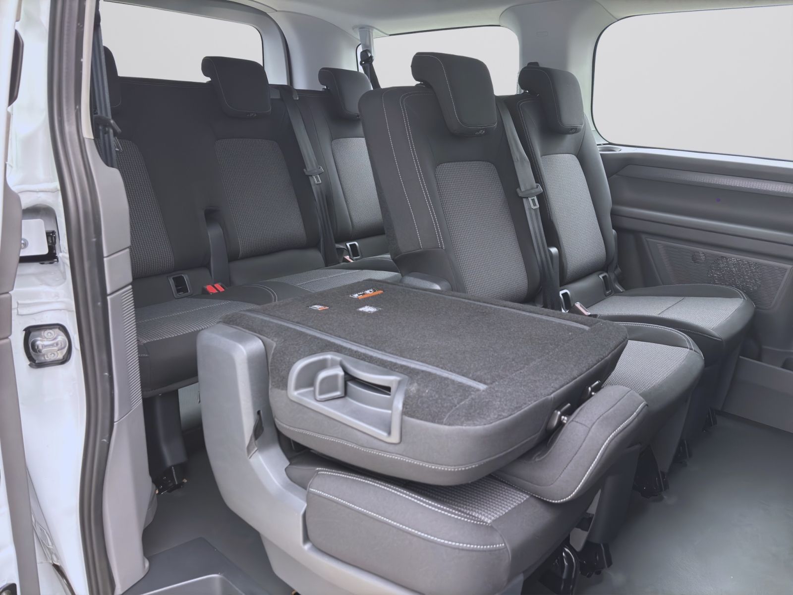 Volkswagen T7 Caravelle - Bild 18
