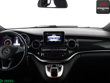 Mercedes V 220 - 9