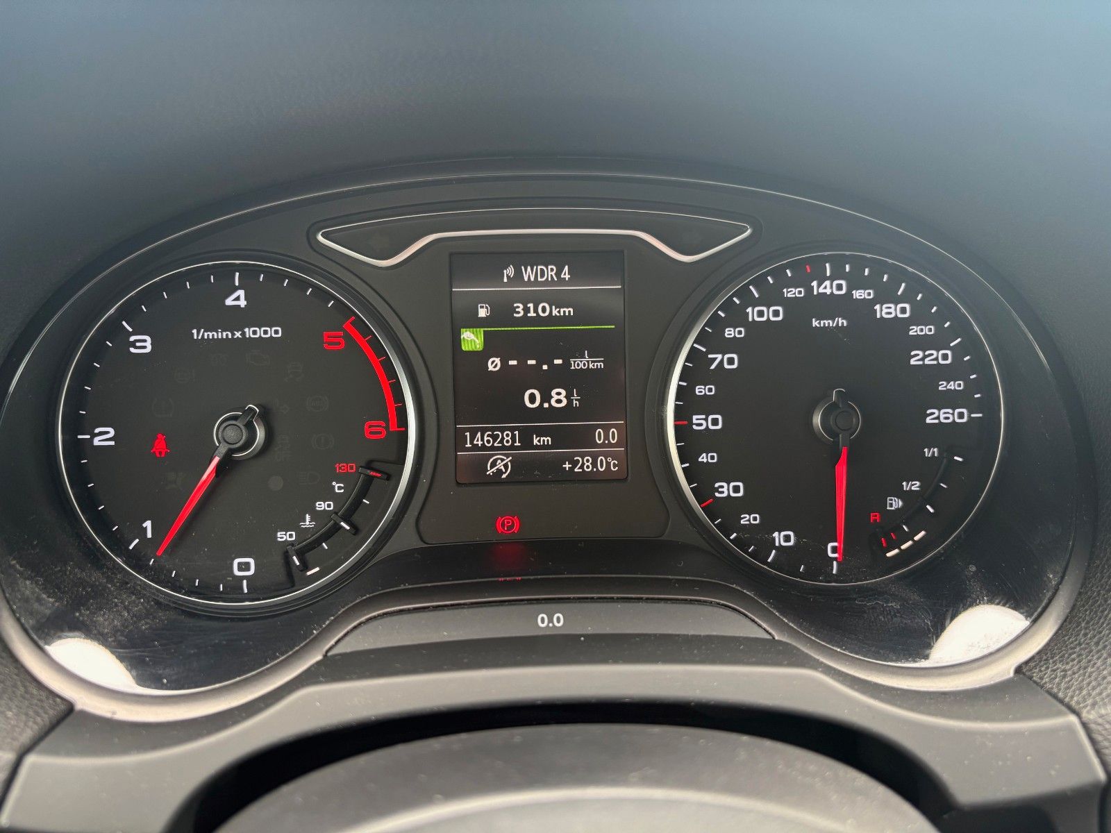 Fahrzeugabbildung Audi A3 1.6 TDI SPBK S LINE Navi Leder LED SPORTFWK