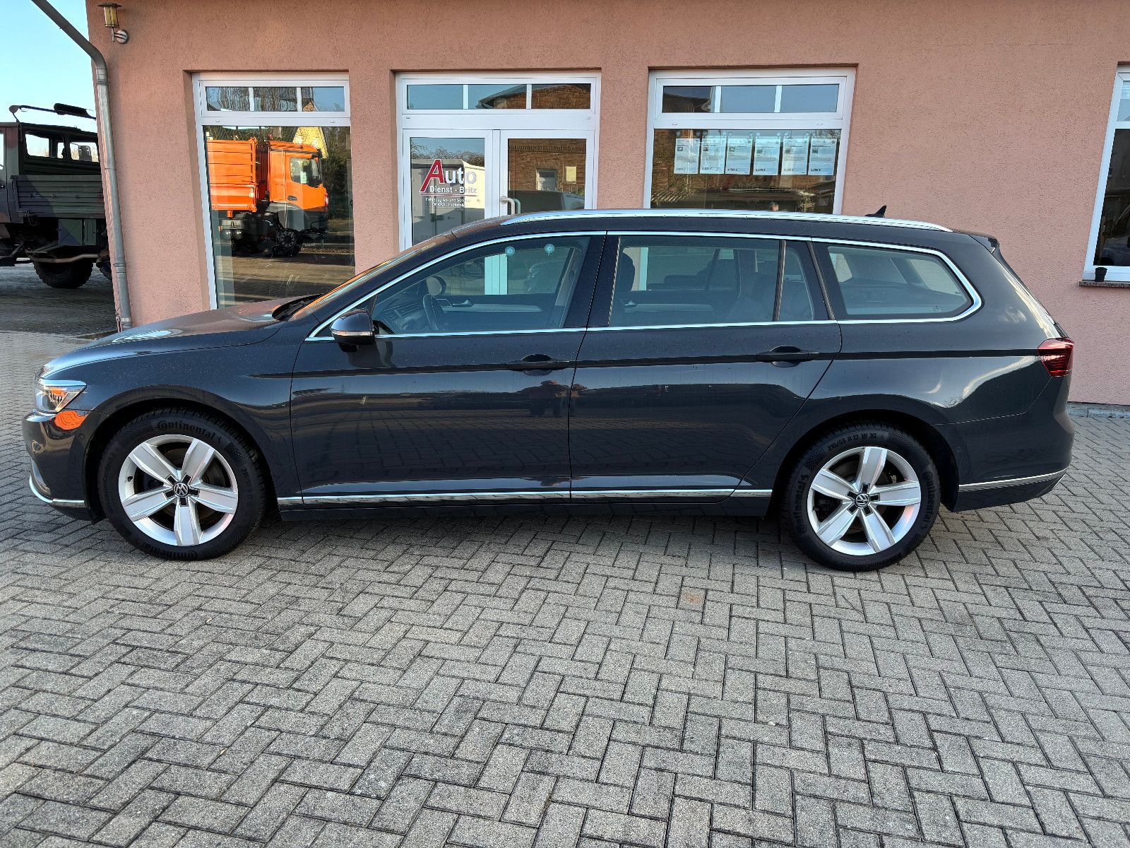 Volkswagen Passat Variant Elegance (Autom., beheizb. Lenkr) foto 2