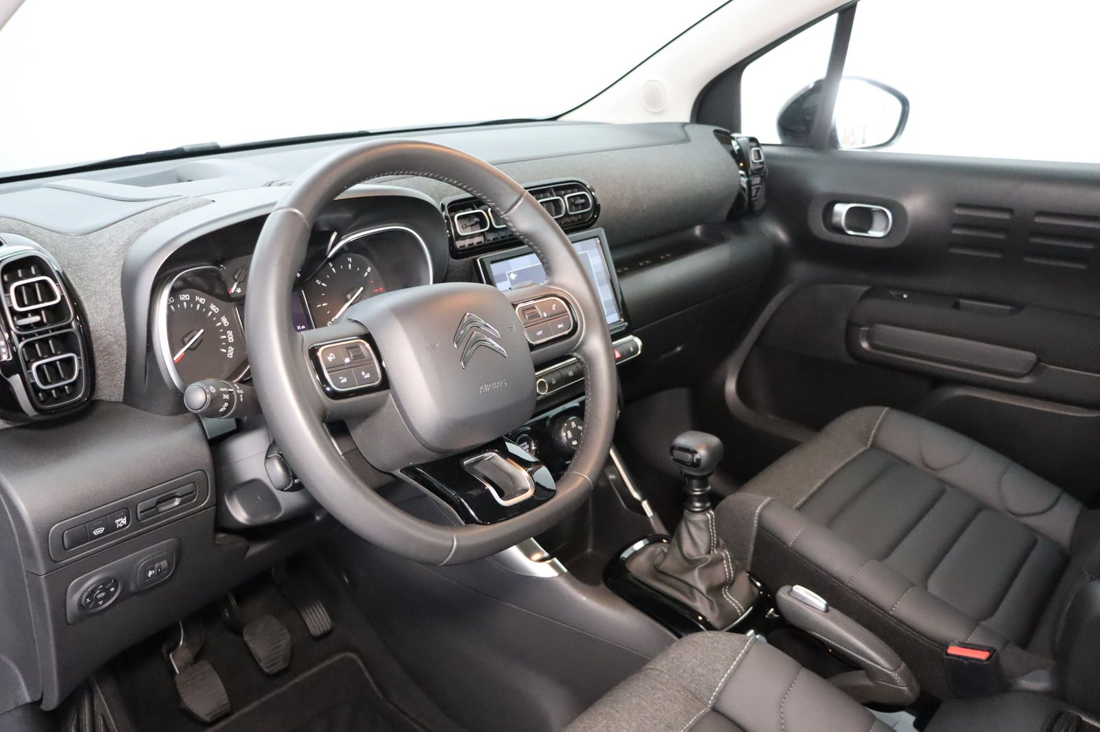Fahrzeugabbildung Andere Citroën C3 Aircross PT 110 Shine * MwSt. ausw. *