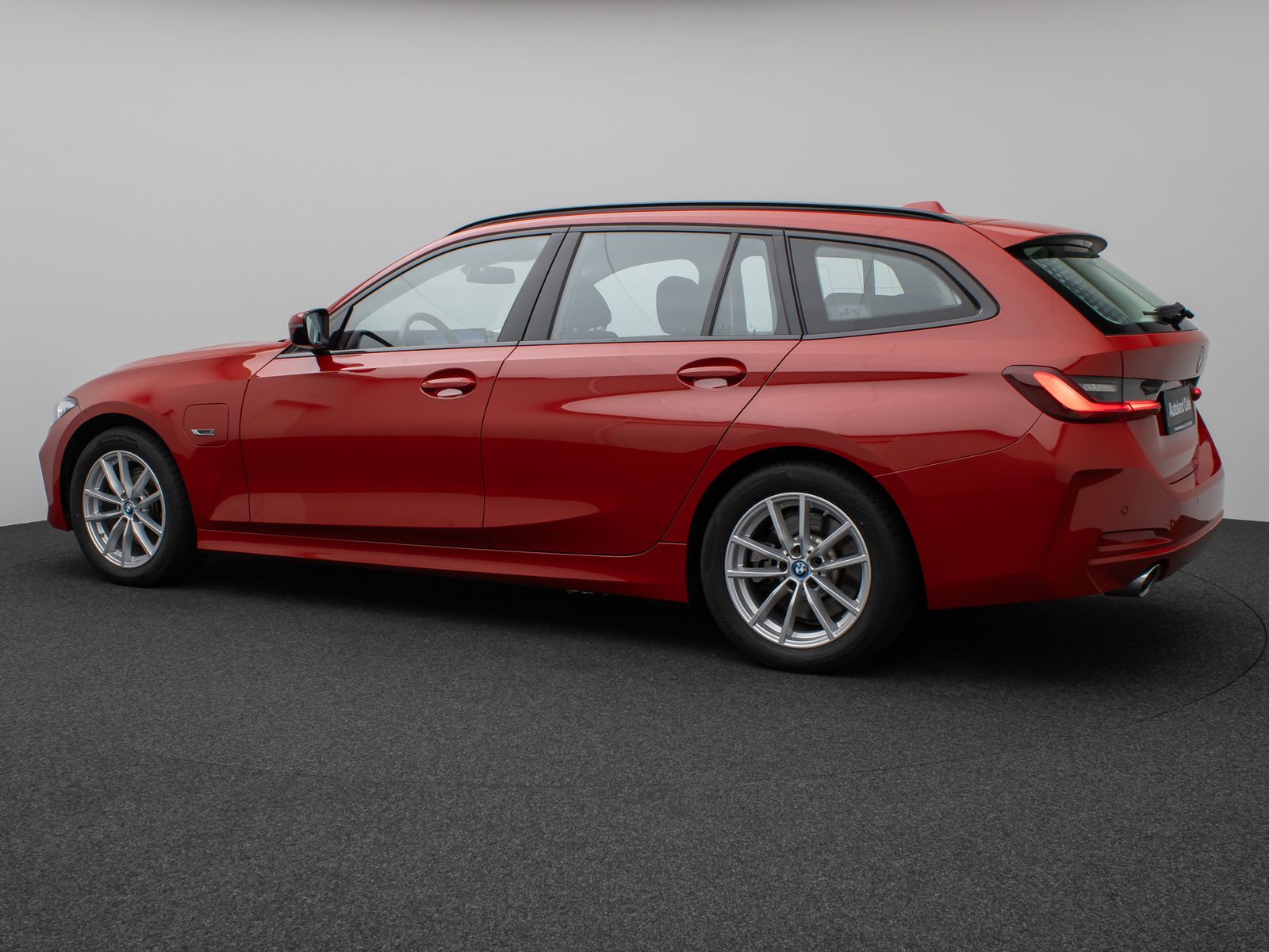Fahrzeugabbildung BMW 330e DAB CockPit+ PDC LED Geschwindigkeitsreg.