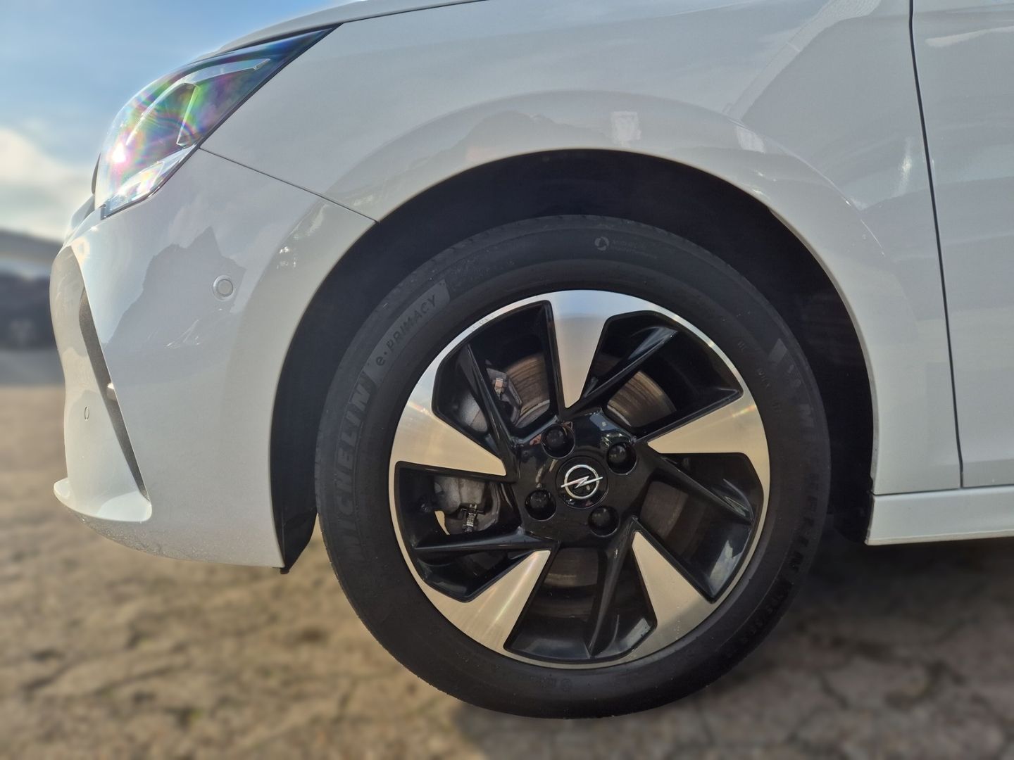 Fahrzeugabbildung Opel Corsa-e Corsa F e Elegance Navi LED ACC Apple Ca