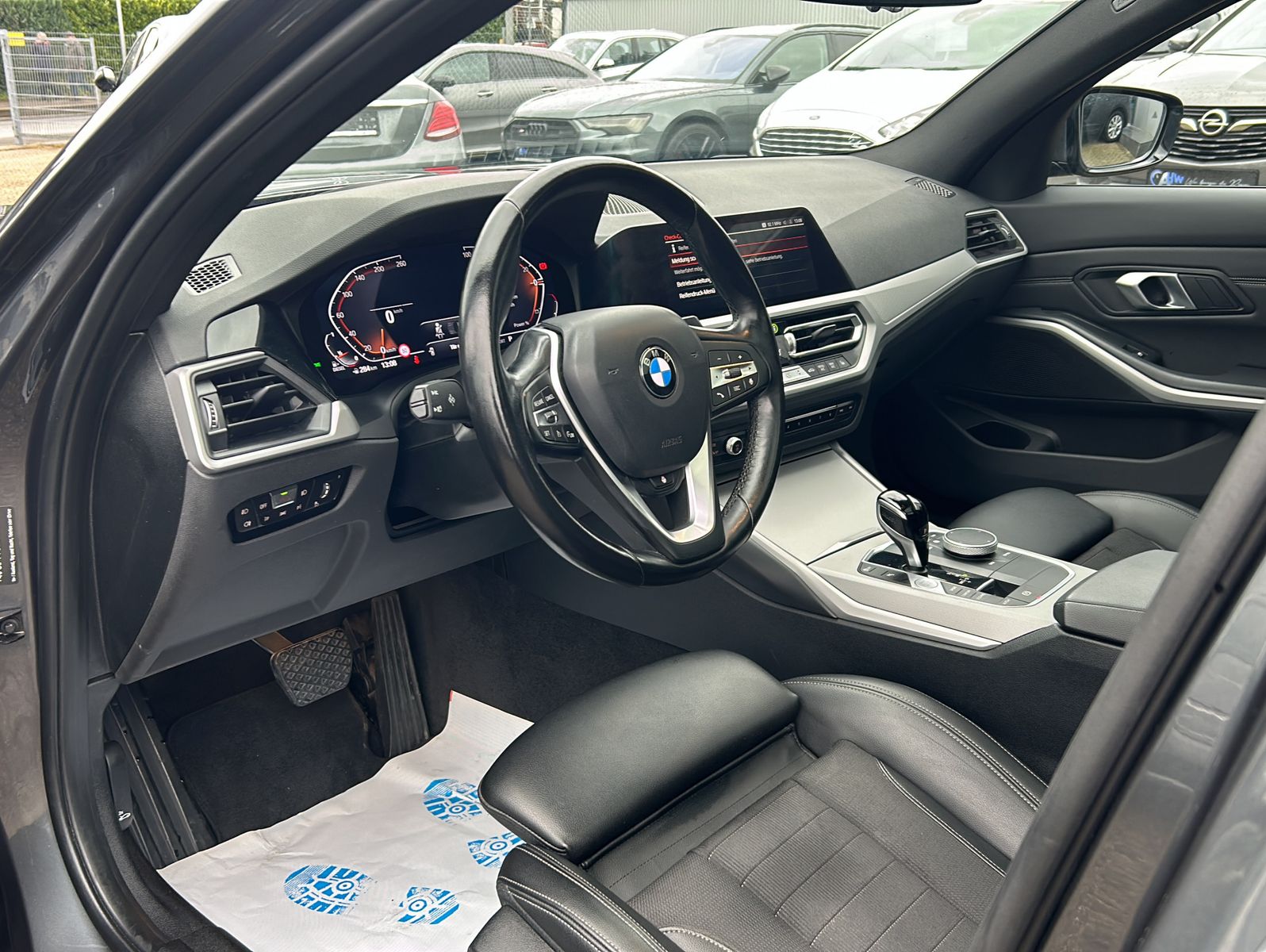 Fahrzeugabbildung BMW 318d Touring Aut. Advantage