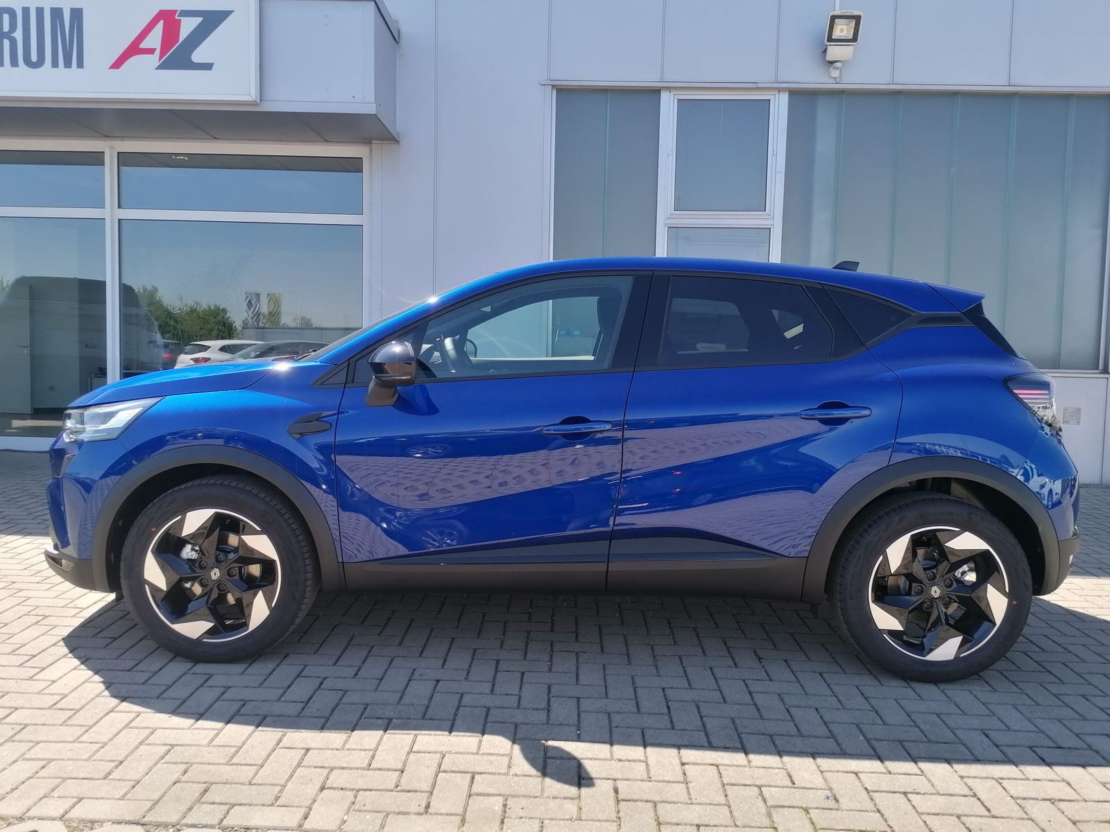 Fahrzeugabbildung Renault Captur TCe 90 TECHNO WINTERPAKET ALU 18"