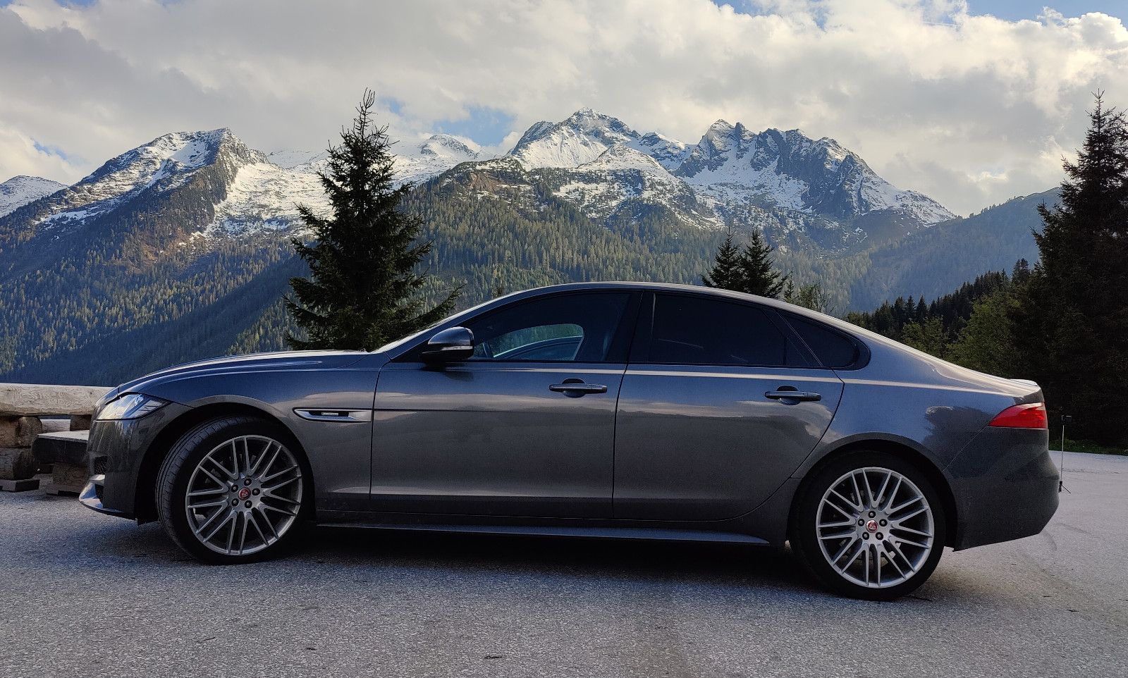 JAGUAR XF