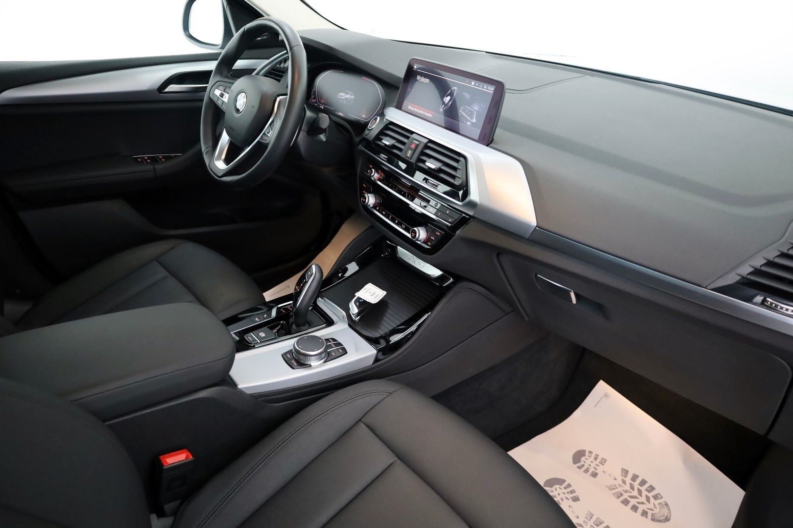 Fahrzeugabbildung BMW X4 20dA xDrive Advantage Leder,Navi,LED,Kamera