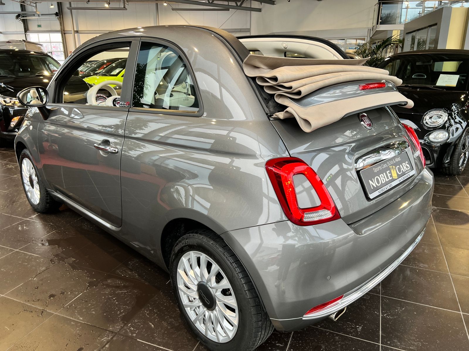Fahrzeugabbildung Fiat 500C Cabrio Lounge KLIMA NAV GRA PDC ALU