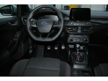 Fahrzeugabbildung Ford Focus 1,5 L ST-Line+LED+KEYFREE+SPORT-PAKET+NAVI