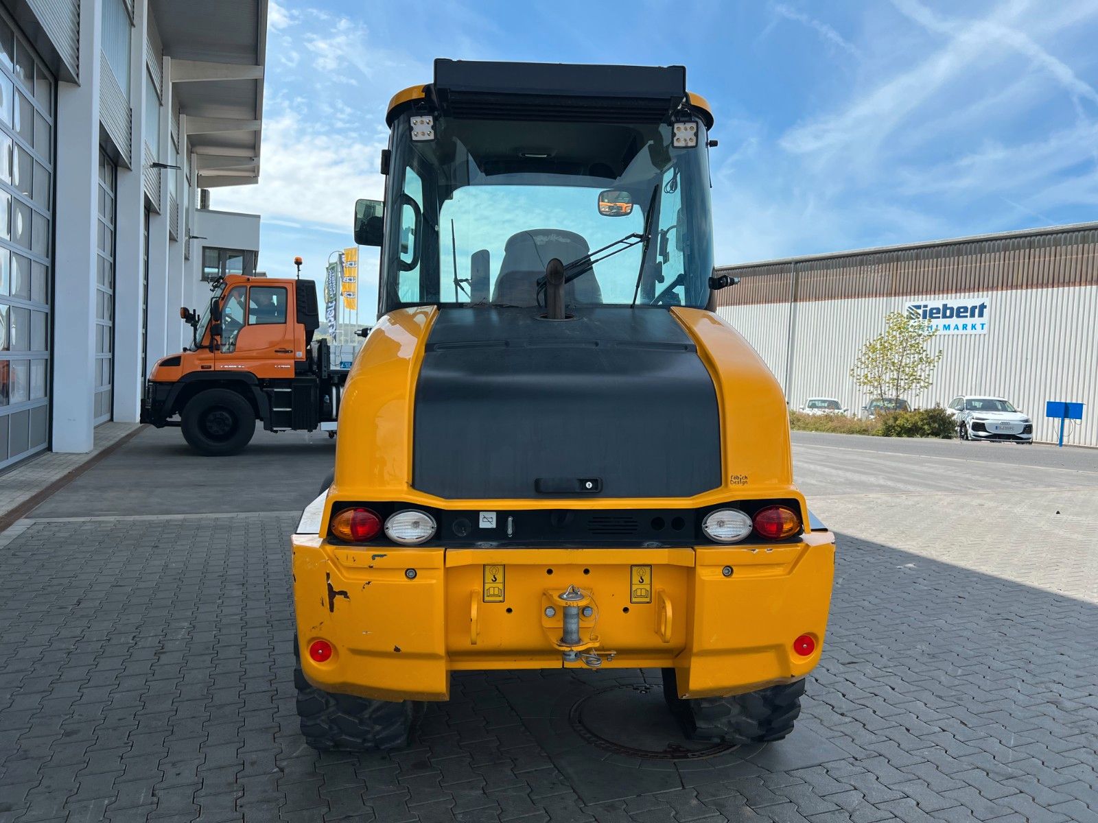 Fahrzeugabbildung JCB 409 SV / nur 2.496h / Klima Klappschaufel Gabel