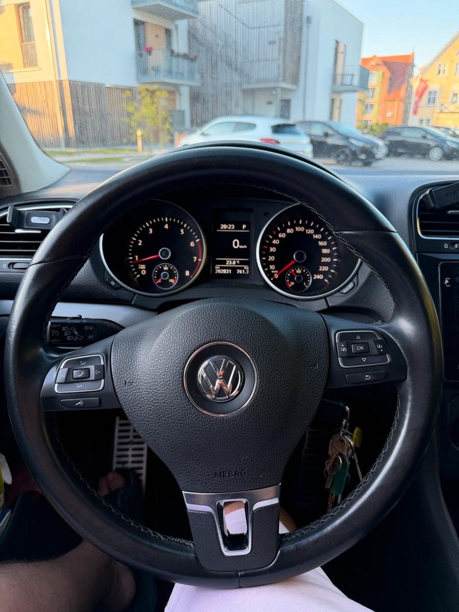 Volkswagen Golf 2011 — photo 8