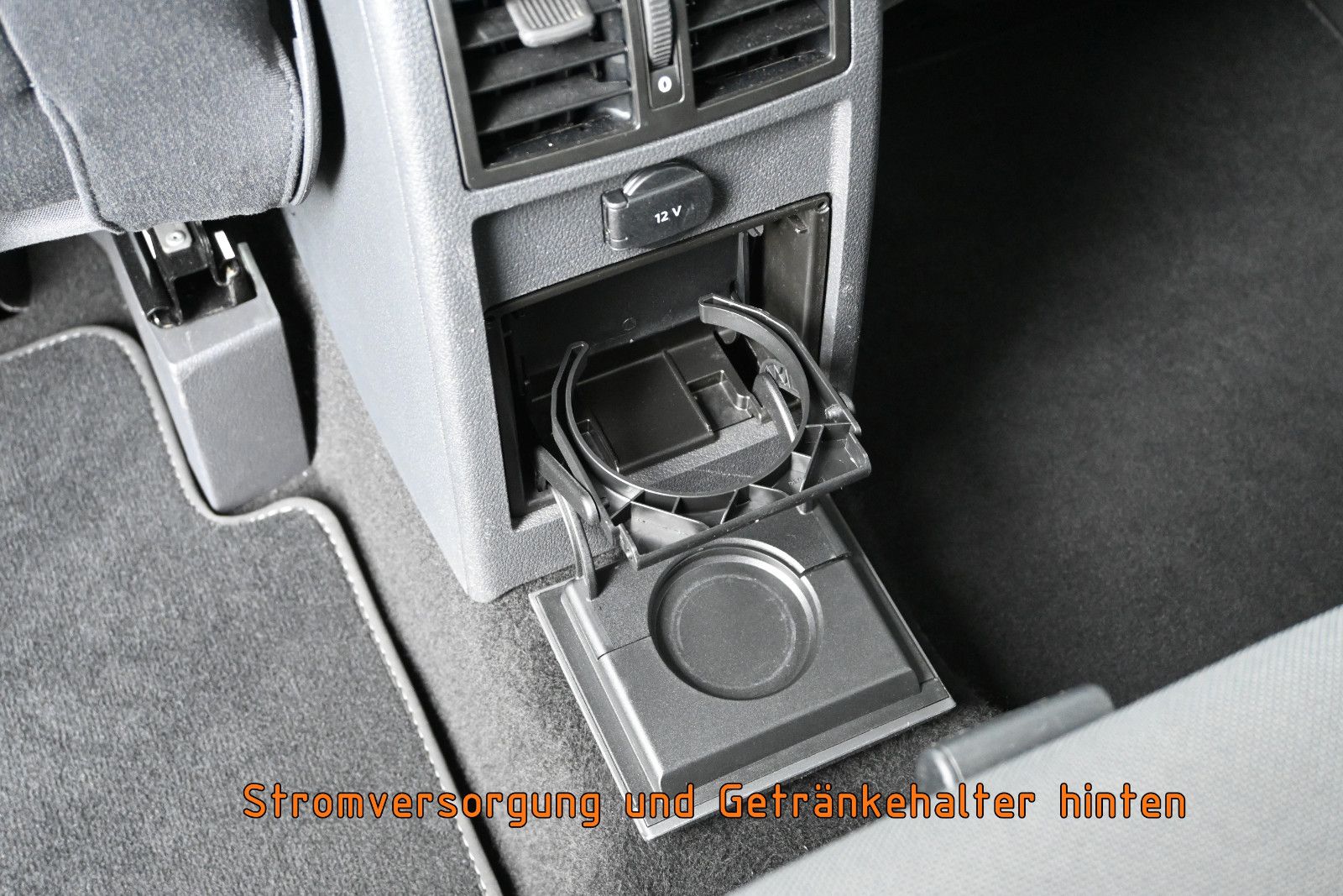 Fahrzeugabbildung Volkswagen Touran 1.2 TSI LIFE °AHK°STANDHEIZ°7-SITZE°