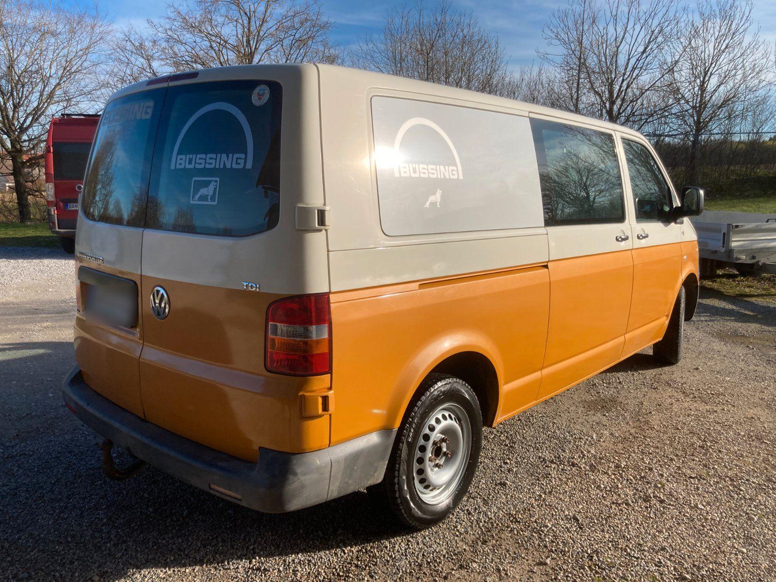Volkswagen Transporter 2008 — rear view