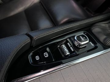 Volvo XC90 - 11