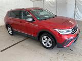 Volkswagen Tiguan Allspace Life 4Motion|ACC|HUD|Kam|Massage - rote Volkswagen Tiguan Allspace