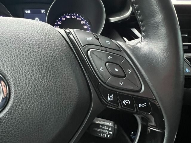 Fahrzeugabbildung Toyota C-HR 1.8 Hybrid Lounge Allwetter*Alu*AHK*Winterp