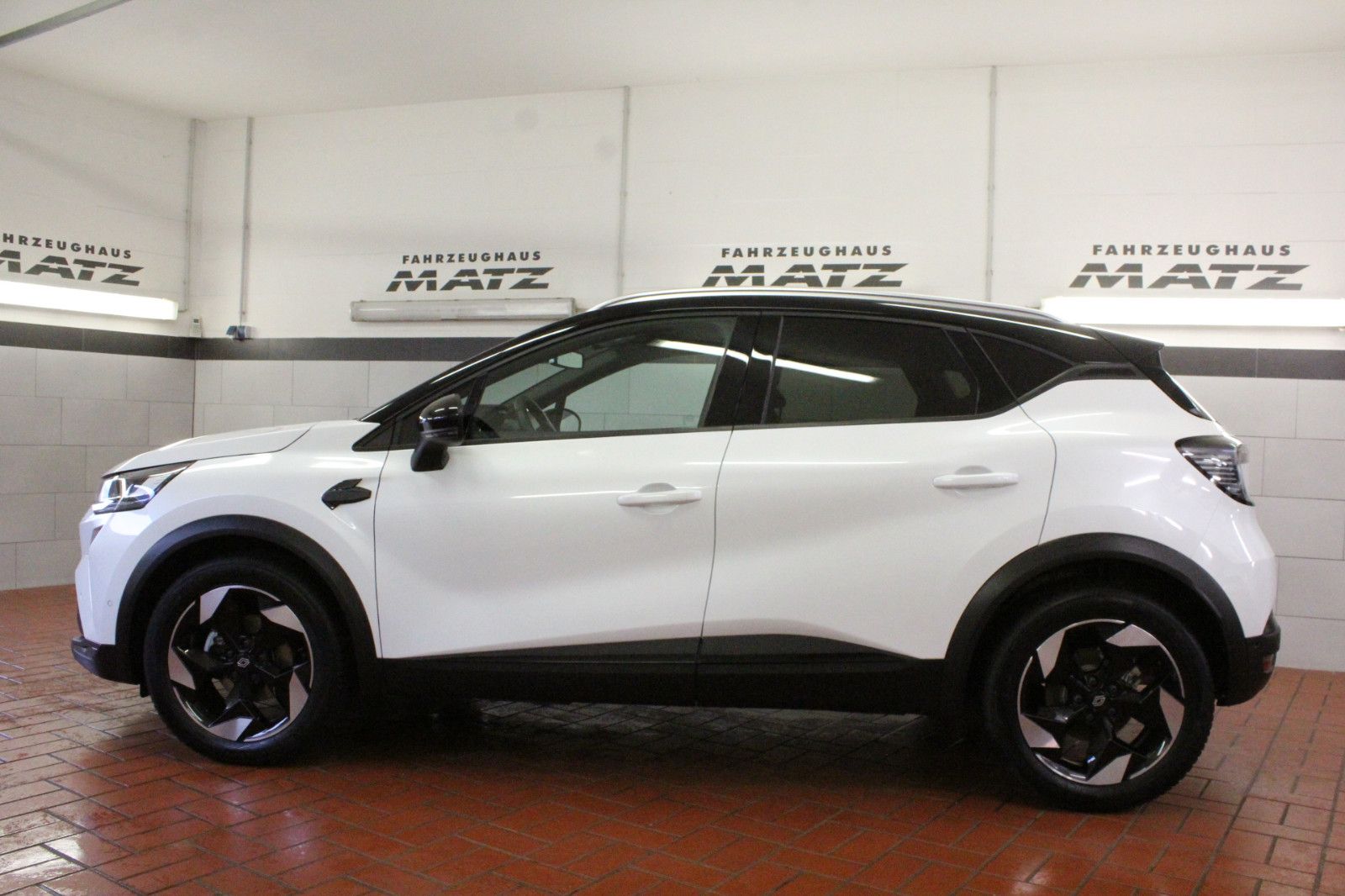 Fahrzeugabbildung Renault Captur Mild Hybrid 160 EDC Techno *Ganzjahresrei