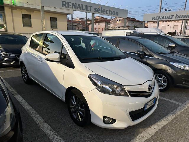 Toyota TOYOTA YARIS 1.4 D-4D90 CV ACTIVE 5P