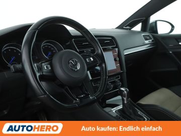 Volkswagen Golf - 11