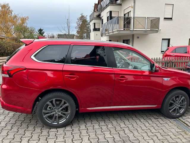 Mitsubishi Outlander 2.4 MIVEC PLUG-IN HYBRID 4WD Spirit