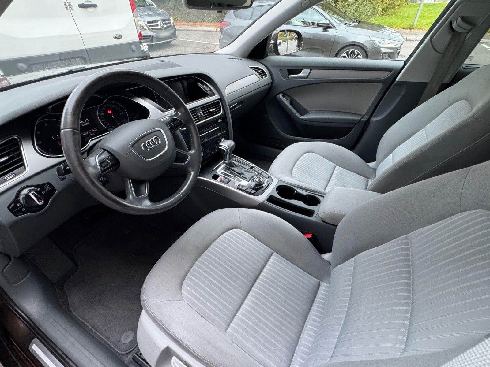 Audi A4 2012 — photo 8