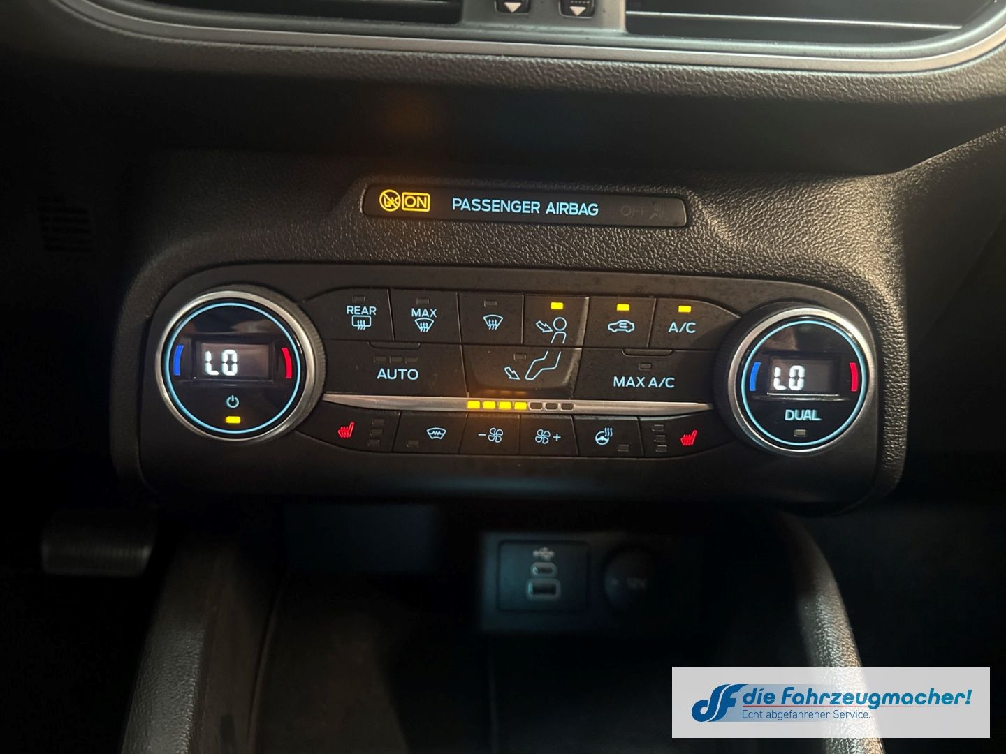 Fahrzeugabbildung Ford Focus Turnier Cool & Connect Navi LED Apple CarP