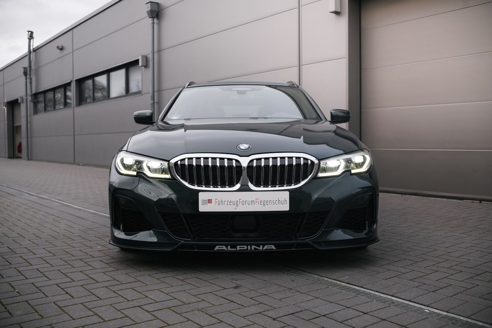 Fahrzeugabbildung ALPINA D3 S Touring-Pano-HarmanKardon-InnoPaket-20Zoll