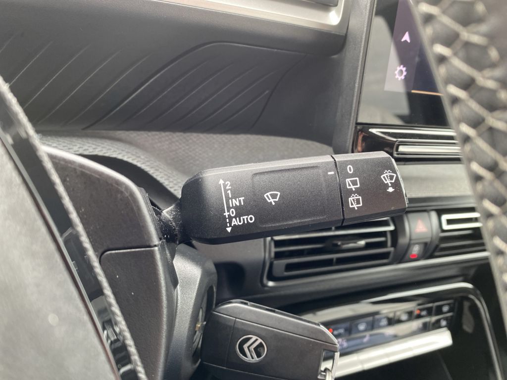 Fahrzeugabbildung Citroën e-C3 Aircross MAX *11 kW*Winter-Pak*Cam*Navi*