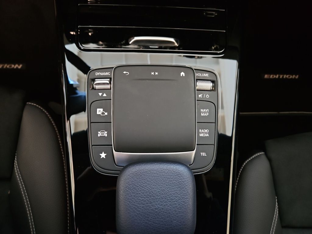 Fahrzeugabbildung Mercedes-Benz A 250 e AMG Night Navi HUD LED Sound SHZ Sport