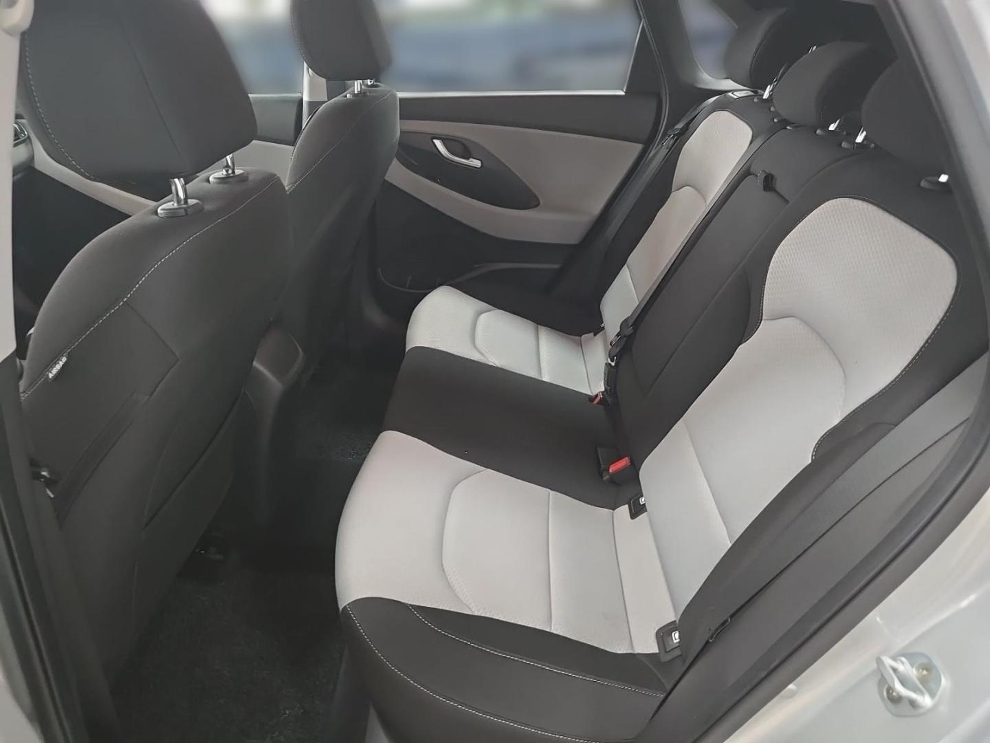 Hyundai i30 Trend AUTOMATIK +EINPARKHILFE+KLIMA