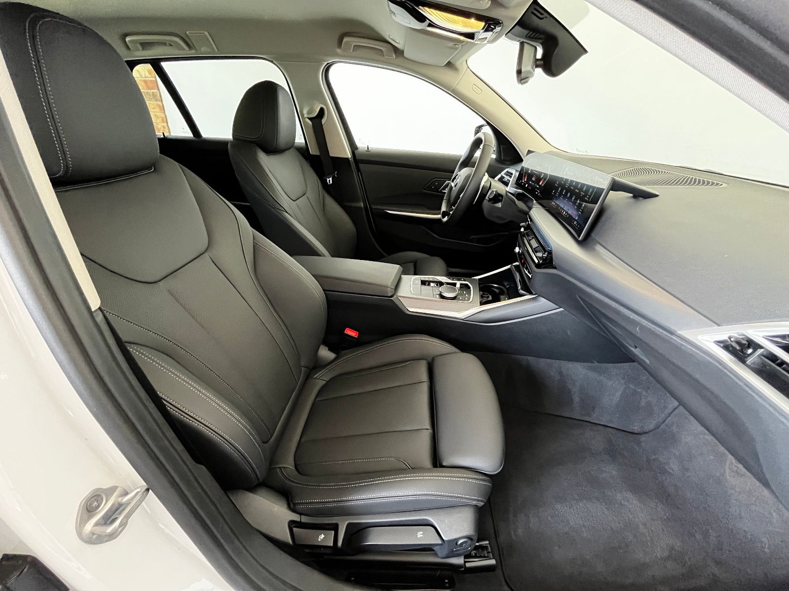 BMW 318i Tour LCI AHK HiFi Navi LED Sportsitze Leder foto 13