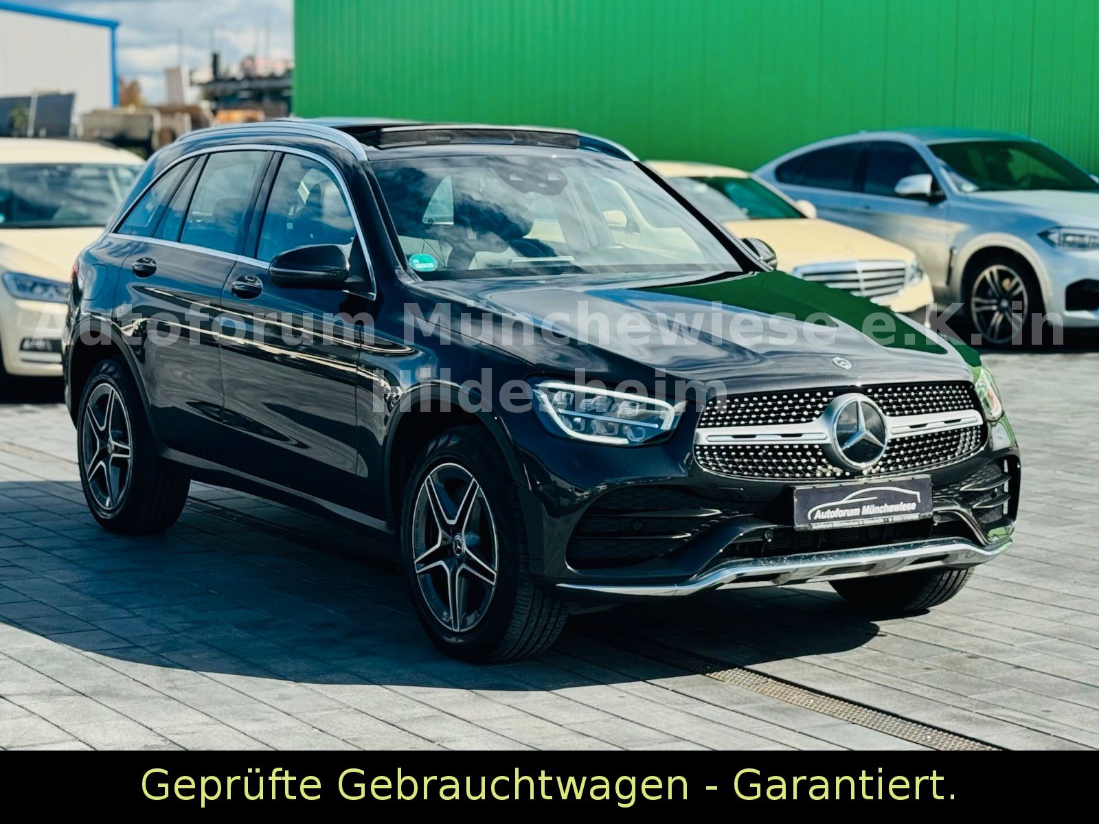 MERCEDES-BENZ GLC 300 de 4M AMG *PANO*LED*STAND.HZ*AHK*NFC*ALU