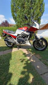 Honda VF 750 F aus 1. Hd - HONDA VF750F
