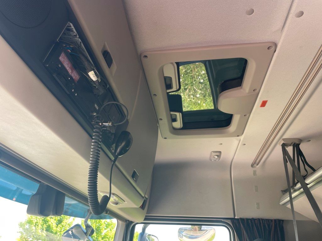 Fahrzeugabbildung DAF FT XF 480 SC, Kipp-/Schubbodenhydraulik