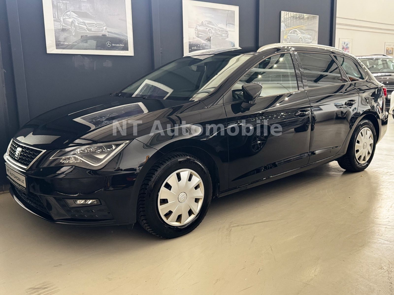 SEAT Leon 1.6 TDI DSG ST Style Navi LED ACC RCAM