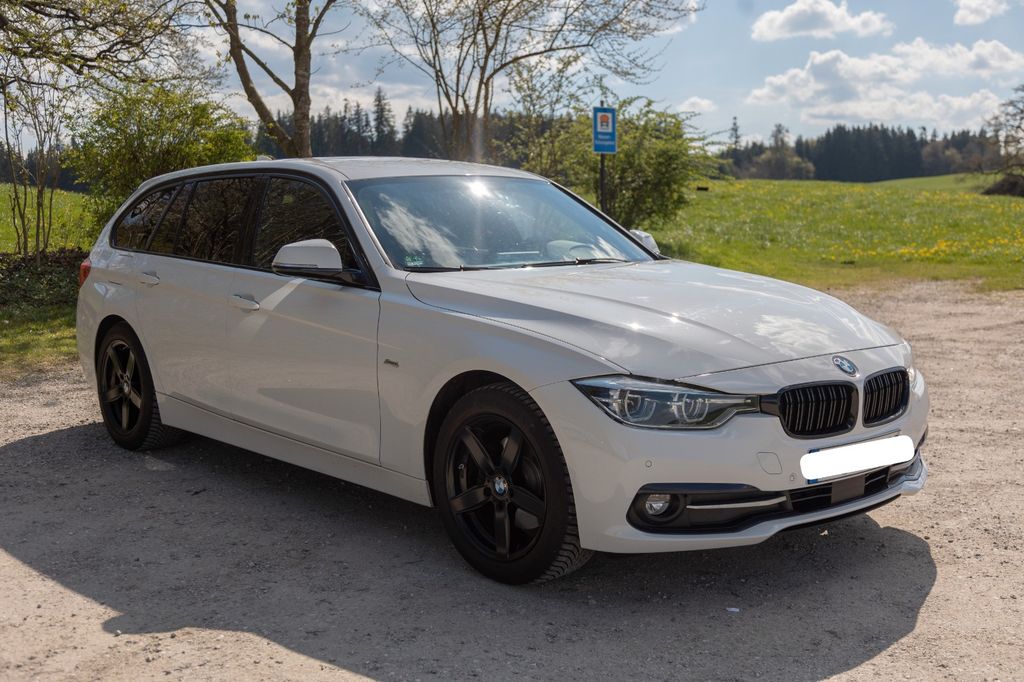 Image of BMW 320