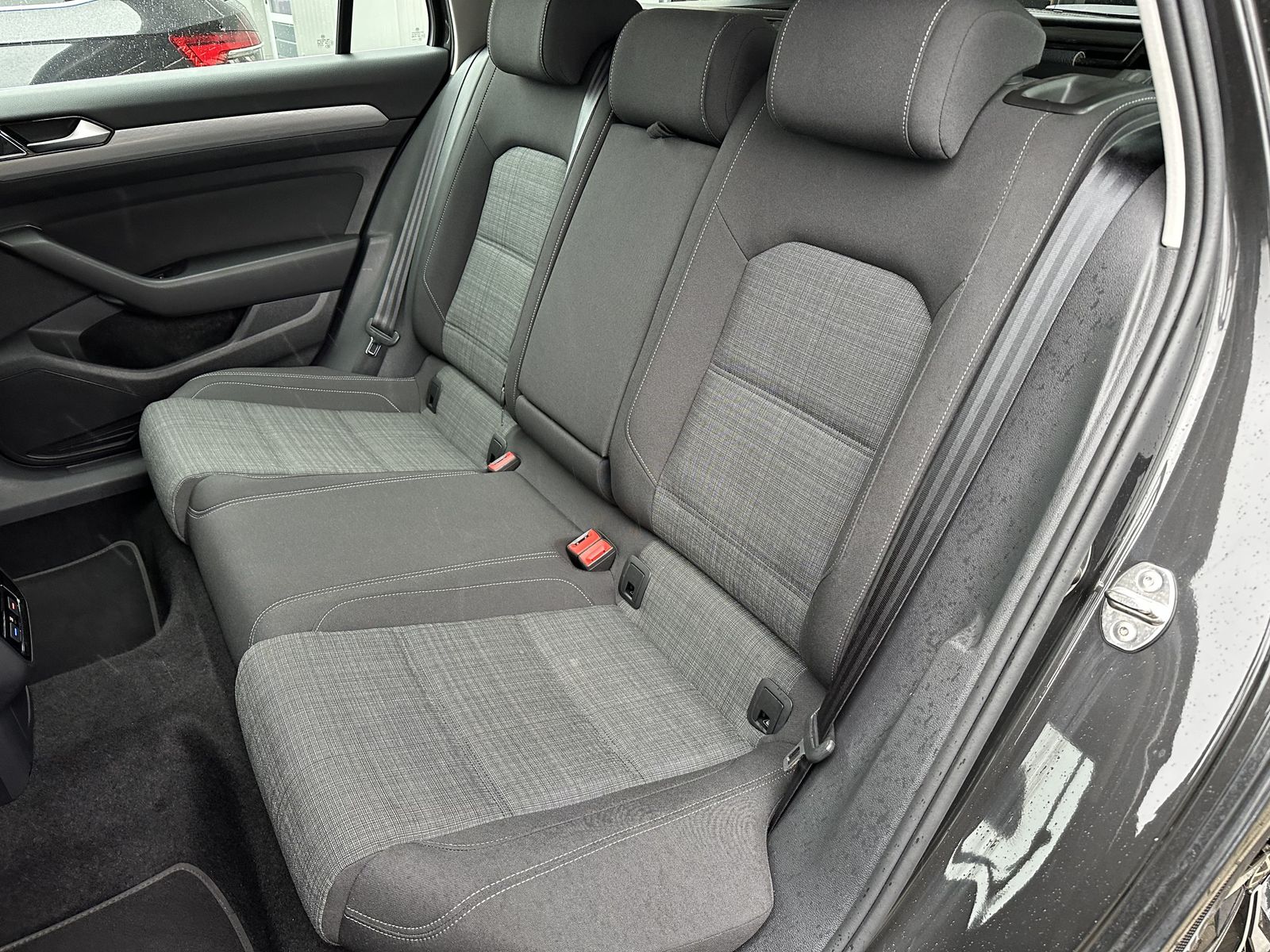 Fahrzeugabbildung Volkswagen Passat Variant 2.0 TDI DSG Business NAV+LED+ACC