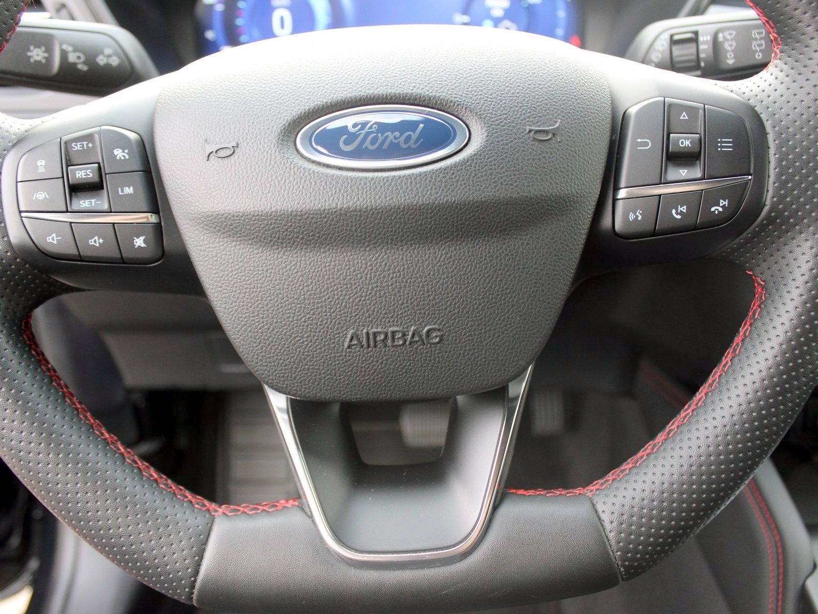 Fahrzeugabbildung Ford Kuga Plug-In Hybrid ST-Line