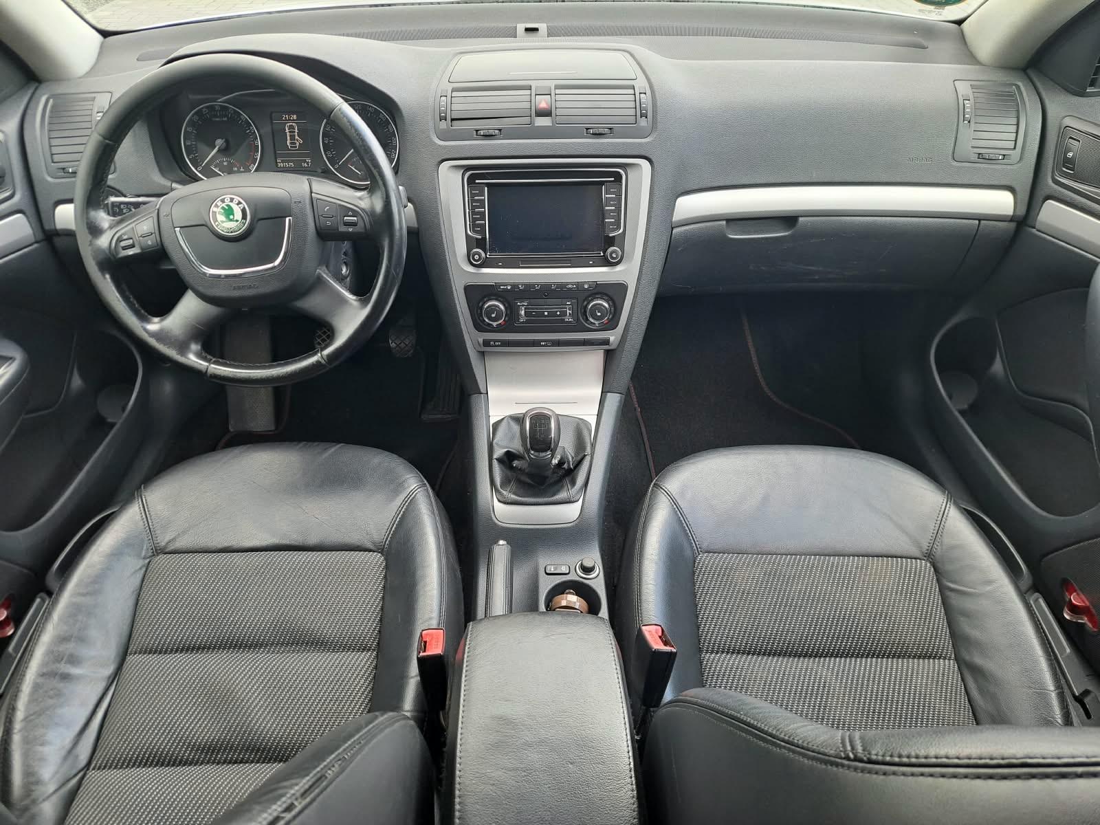 Skoda Octavia 2011 — photo 17
