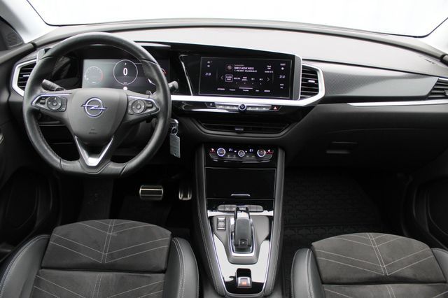Fahrzeugabbildung Opel Grandland 1.2 Turbo GS Line KlimaA,LED,Navi,SHZ