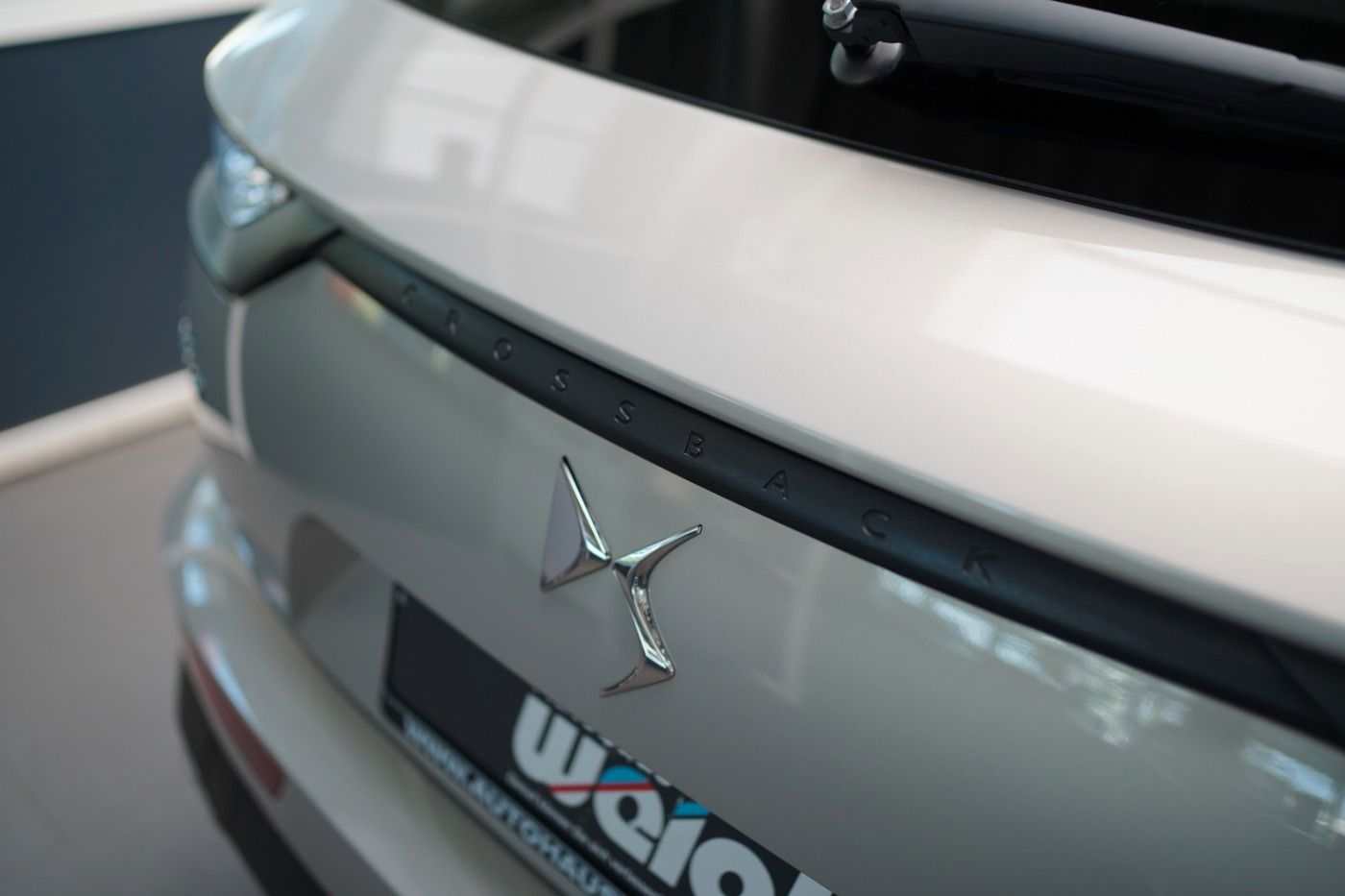 Fahrzeugabbildung DS Automobiles DS7 Crossback E-Tense 225 Performance Line+