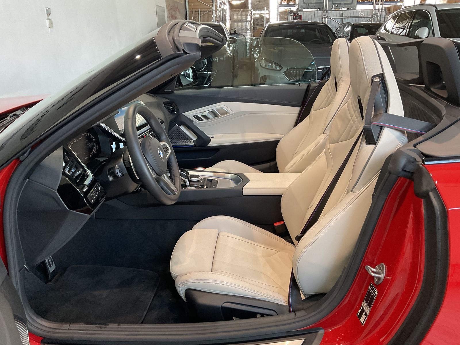 Fahrzeugeinzelansicht 11 Fahrzeugabbildung BMW Z4 M40i |Windschutz |Head-Up Display |Sportsitze