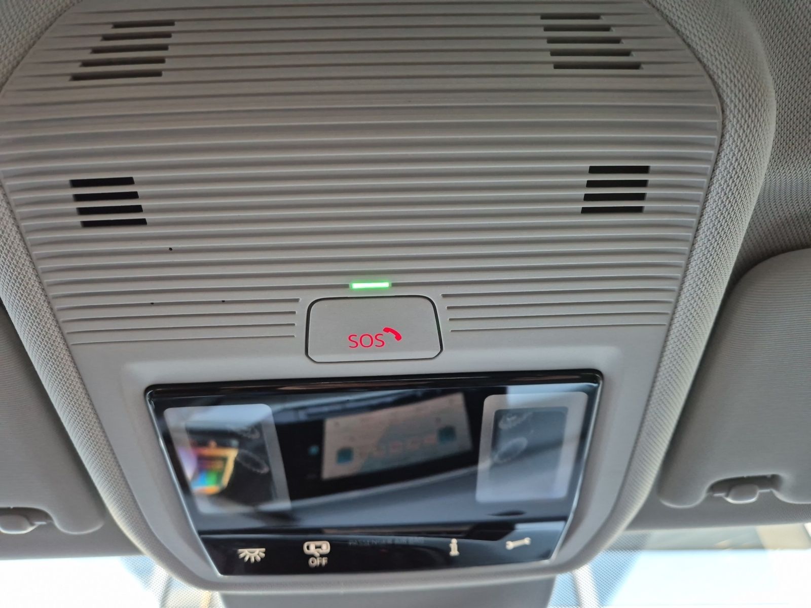 Fahrzeugabbildung Volkswagen Golf VIII Variant TSI Move 1,99% LED AHK Navi AI