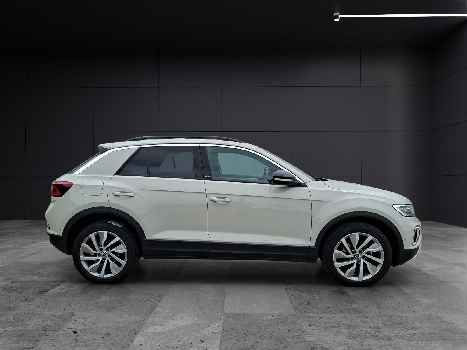 Fahrzeugabbildung Volkswagen T-Roc Move Matrix Navi AID ACC RFK SH LM