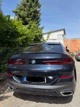 BMW X6 xDrive40i - - blaue BMW X6