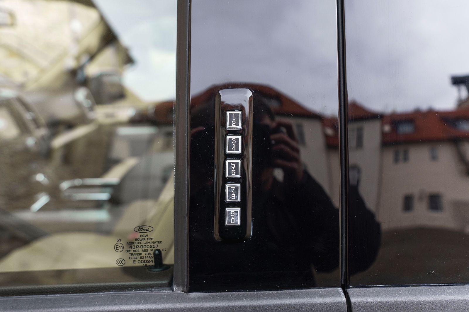 Fahrzeugabbildung Ford F 150 LARIAT 5.0L B&O AHK TOTW 360° PANO SHZ/K