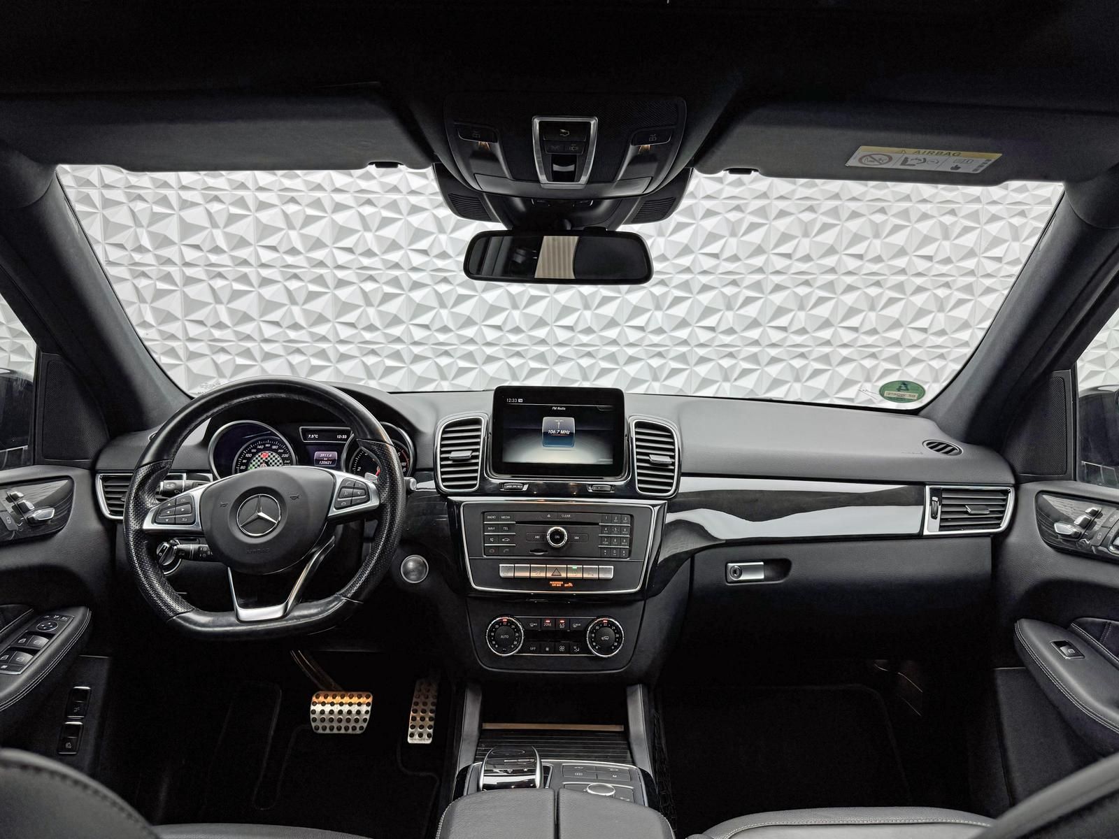 Fahrzeugabbildung Mercedes-Benz GLE 350d AMG/AIRMATIC/DISTRO/PANO/AHK/RCAM/CARP