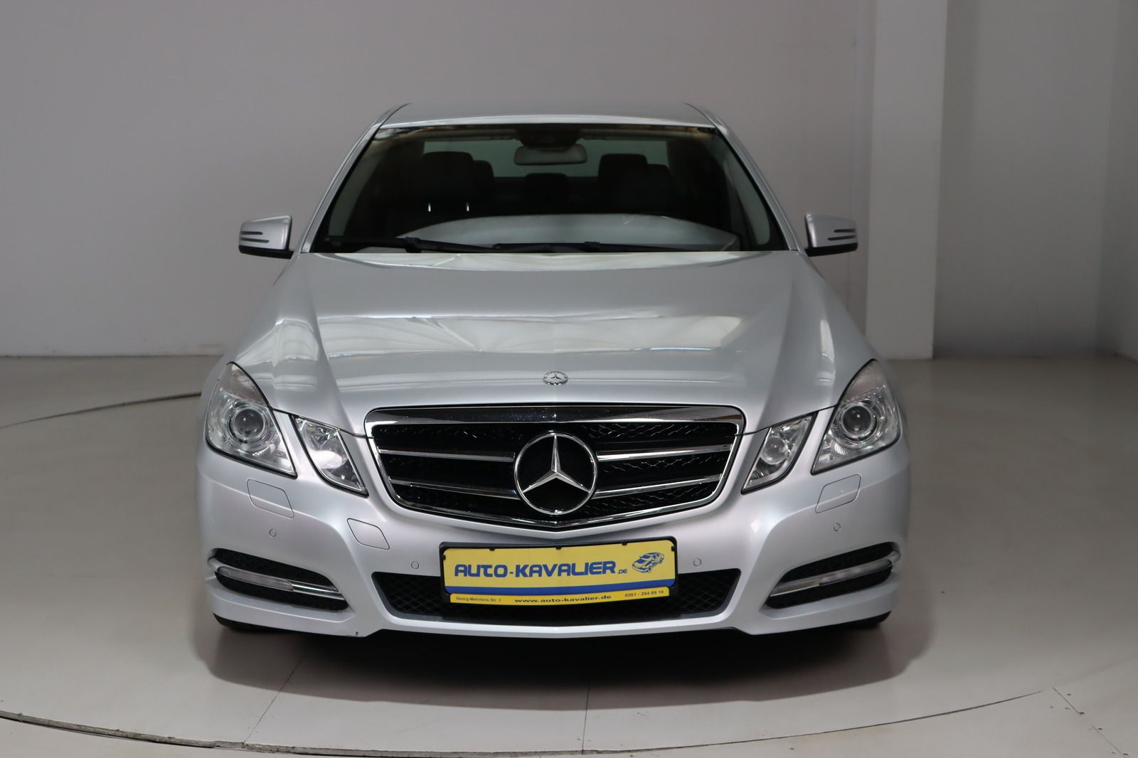 Fahrzeugabbildung Mercedes-Benz E 200 AVANTGARDE * Xenon * HU/AU 07.26